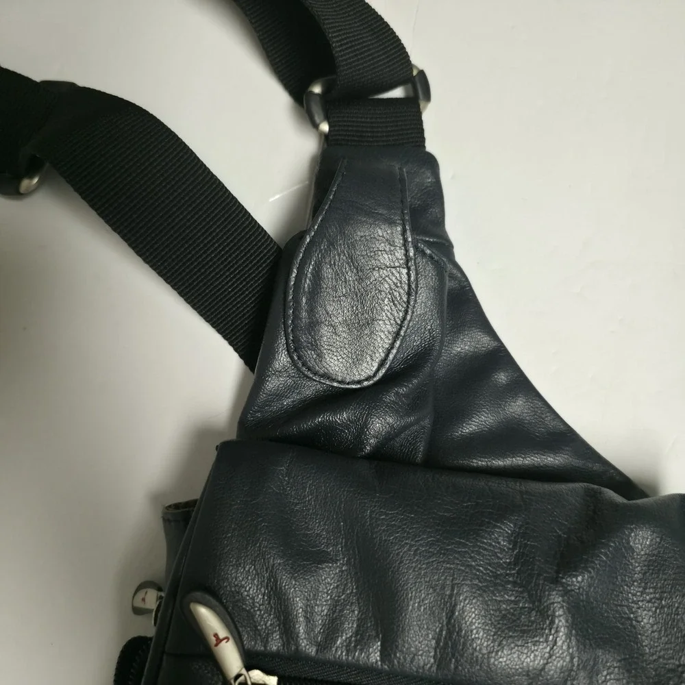 Travelon Vintage Navy Blue Smooth Leather One Shoulder Sling Crossbody